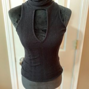 Black Sleeveless turtle neck